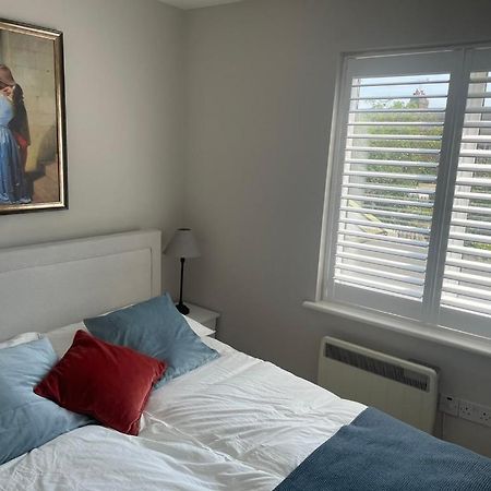 2 Bedroom House In Central Windsor - The Town Buitenkant foto